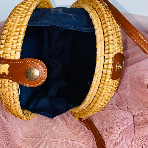 "Shelly" Small Round Straw Handbag - Picture 4 of 6